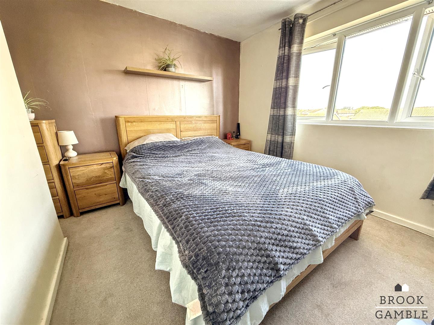 2 Bedroom House. Ashgate Road in Eastbourne,  5